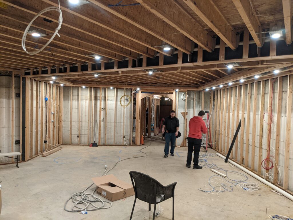 PXL_20221129_180323194